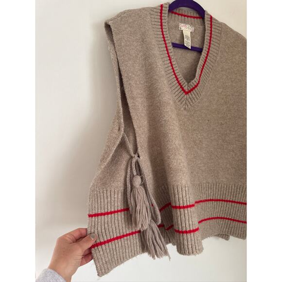 Free People India Tassel Knit V-Neck Sweater Vest in Taupe with Red Stripes-OS - Picture 4 of 8